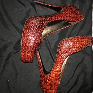 Jessica Simpson Red snake skins heels